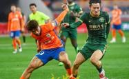 关于泰山再度上演帽子戏法，巴萨后防线成筛子！的信息