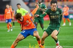 关于泰山再度上演帽子戏法，巴萨后防线成筛子！的信息