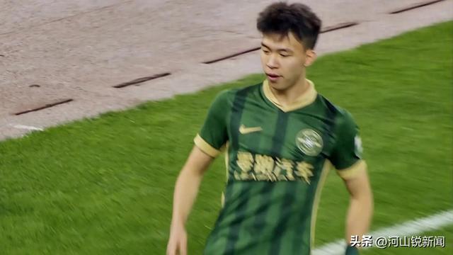 关于泰山再度上演帽子戏法，巴萨后防线成筛子！的信息